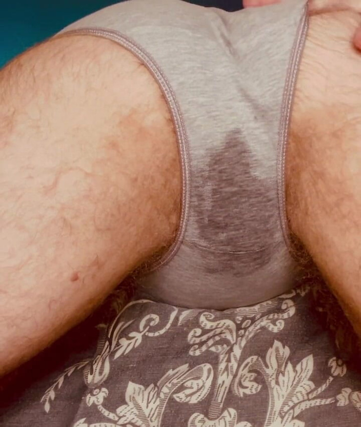 C-Spot: Cspot empapado a través de mis bragas, tocando mi agujero...