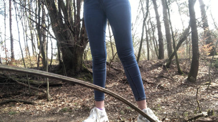 Arteya: Pee in the Forest