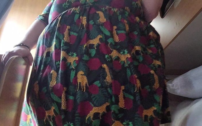 SSBBWLadyBrads: Ssbbw vs kleine caravandeuren