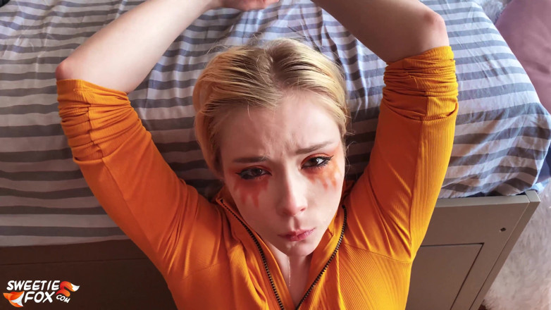 Sweetie Fox: Bionda pompino profondo e cavalca un cazzo in abito giallo...