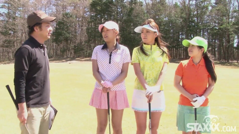 Staxxx: Pemain golf Asia berbogel dan seksi