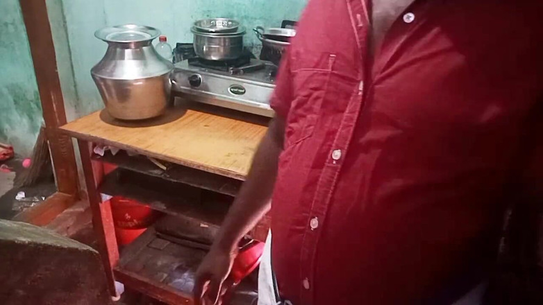 Priyanka314: Indische desi-ehefrau beim kochen haben, habe eine sex-hasband