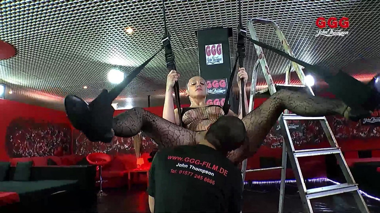 Gang Bang Germany: Využívají ji cizinci a miluje každou sekundu