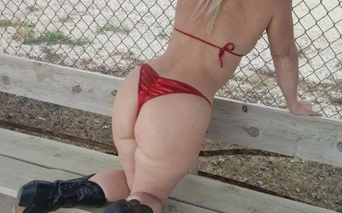 Tjedwards: Second Video of Bikinis and My Favorite Thongs in Outdoor