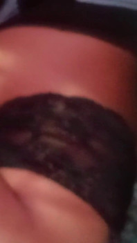 Seema, jolie bhabhi indienne, se fait baiser en secret avec son voisin dans sa chambre - vidéo de sexe virale