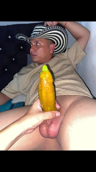 Sorprende Al Hermano De Su Primo Masturbandose Y Termina Dejandose Follar El Culo