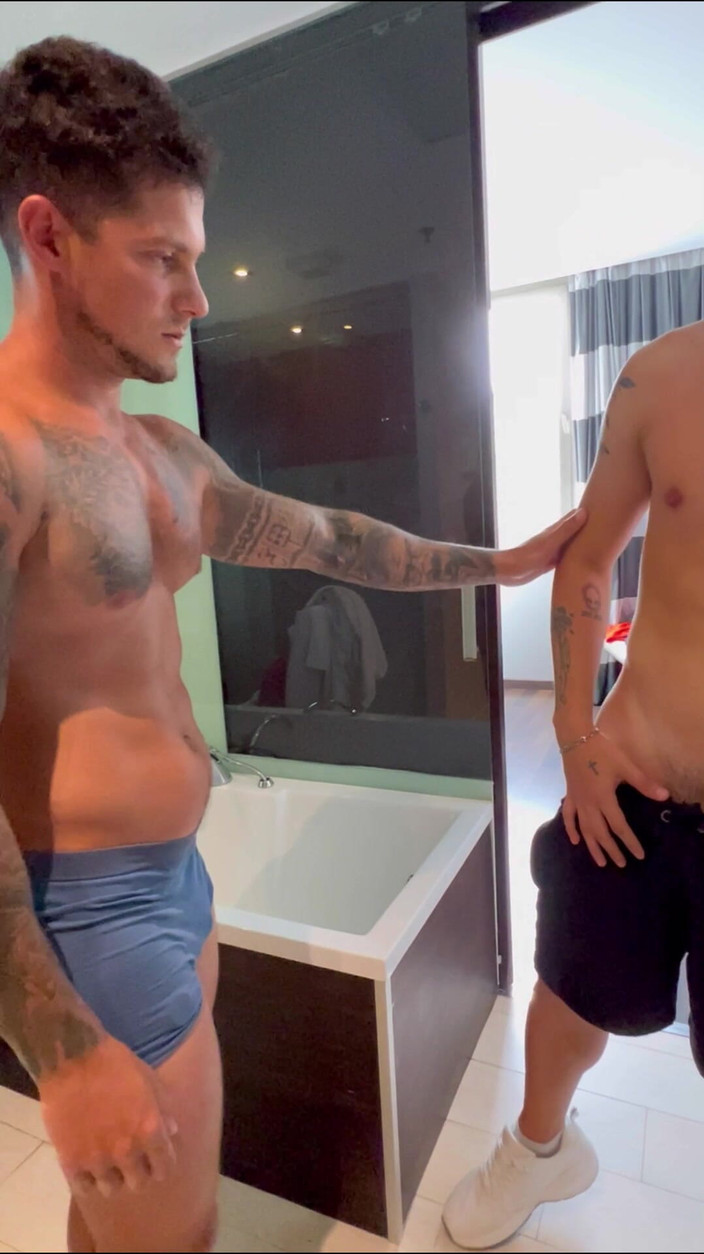 Johnny Hakson: Proste Mięśnie Rozmnażają Moją Ogromną Dupę