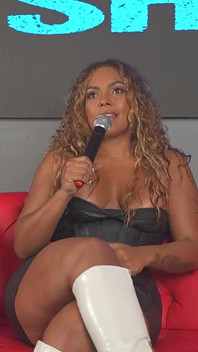 Carla Morelli büyük götlü zenci Juan Bustos Show'da iki büyük yarak alıyor