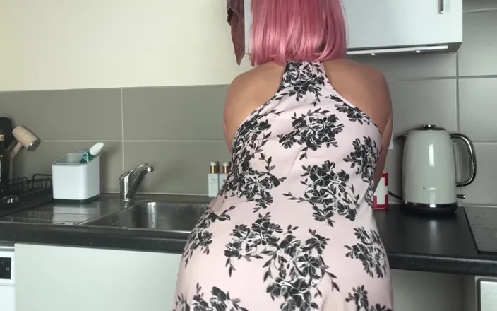 Emma Voyeur: Naughty Stepmom Dildo Fucking