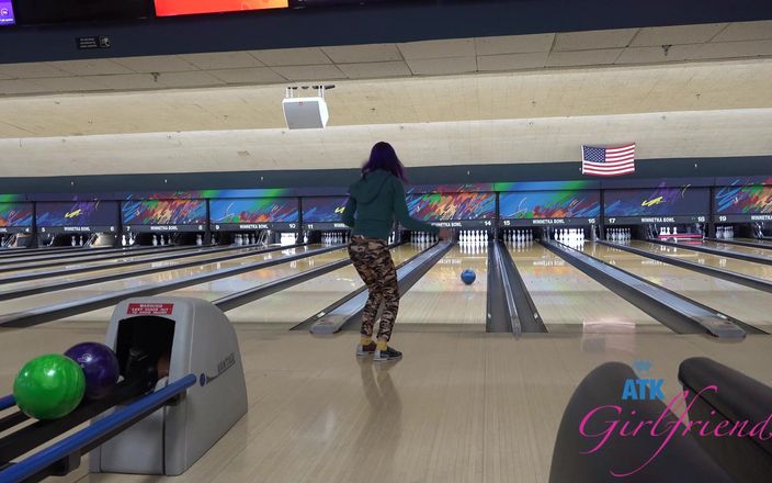 ATK Girlfriends: Întâlnire la bowling cu Lily Adams
