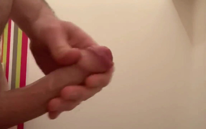 qaz11: Handjob on camera - 610