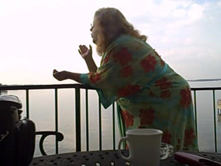 BBW nurse Vicki adventures with friends: BBW rauch und kaffee am frühen morgen