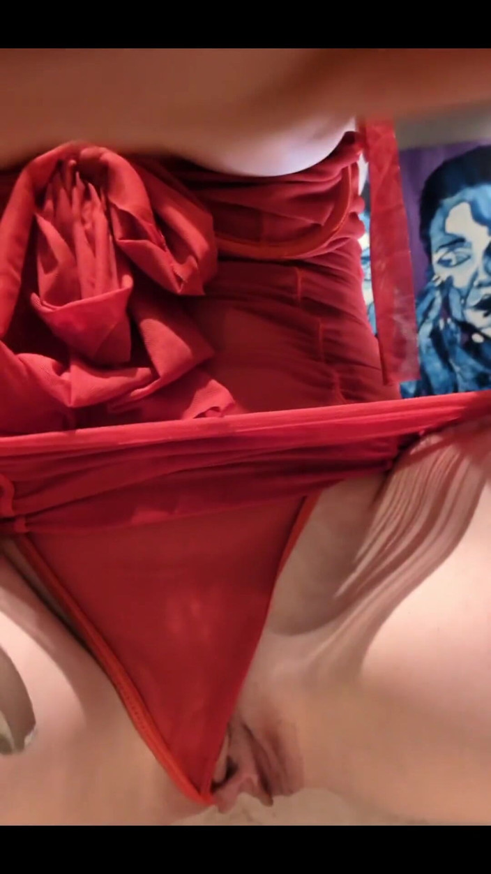 Ashley_Dreamz: I Dressed up All Nice and Peed in My Beautiful...