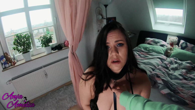 Anja Amelia: Escalada durante el entrenamiento anal
