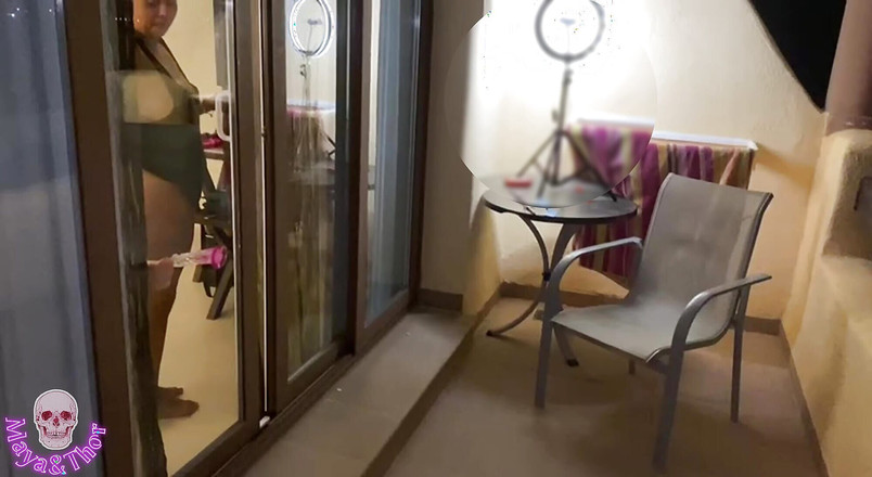 Mayay Thor X: Maya, heiße ehefrau im selbstgedrehten gloryhole mit fremdem kommt auf...