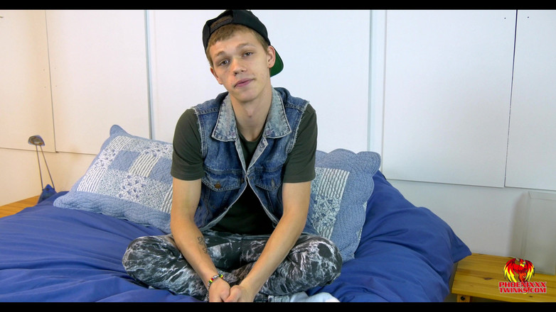 Phoenixxx: Vă prezentăm un nou băiat sexy vânător