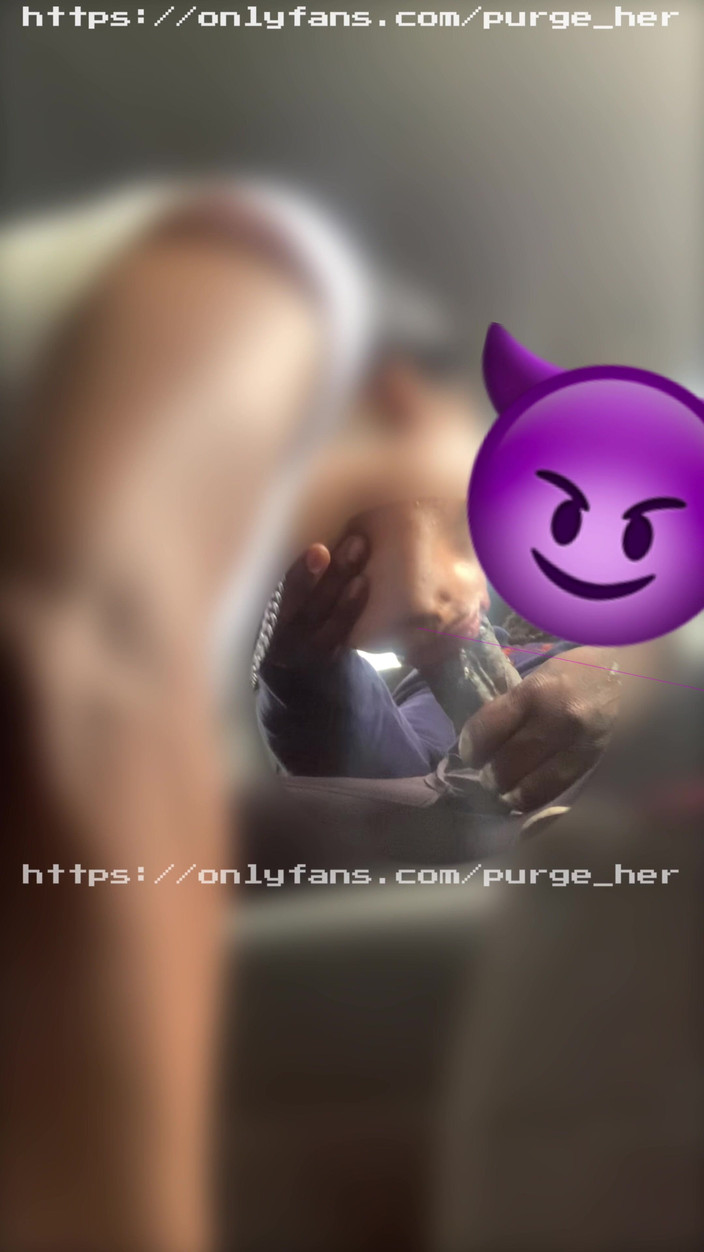 Purge_her: Ces Grosses Lèvres Mignonnes À La Peau Claire Me Font Jouir...