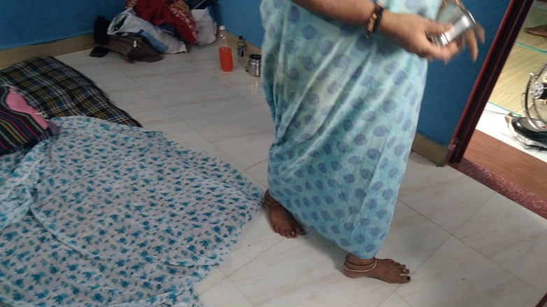 Tamil lesbian: Depois de filmar conversa casual