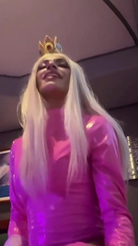 Tranny Princesa Peach Solo Latex Masturbación