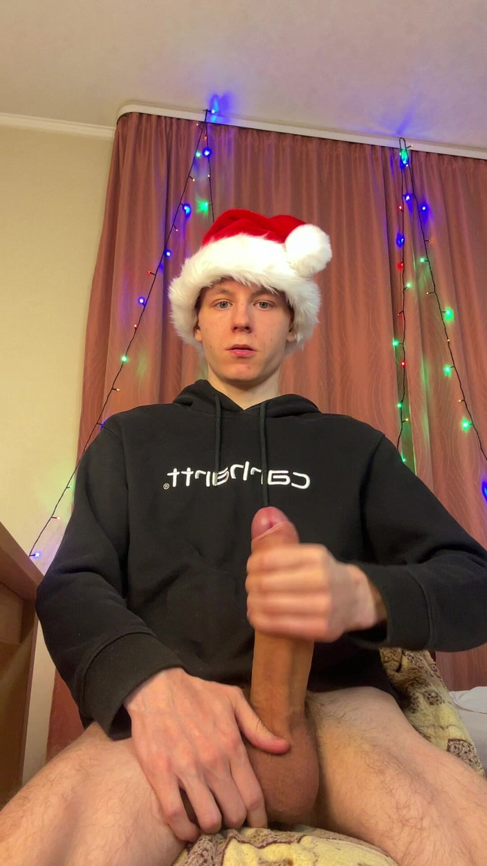 Morflot24: Masturbare rapidă în baie se termină cu spermă pe oglindă