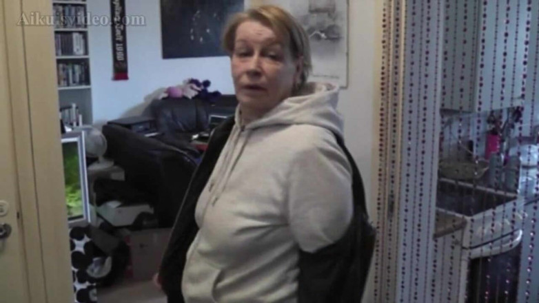 FinAdult Videos: Mature chubby bi lesbians and one cock