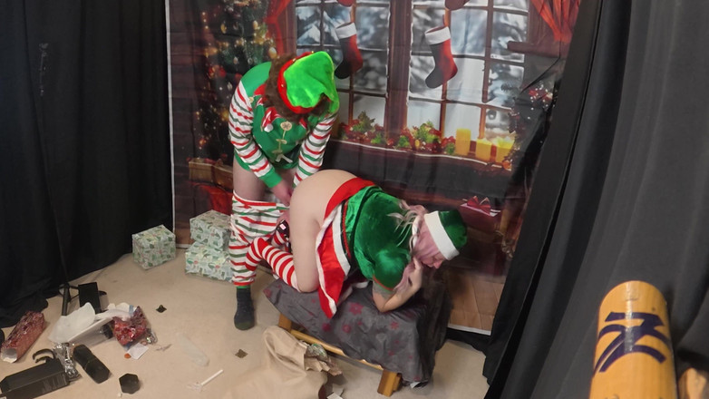 The Izars: Hari ke-5 Di Rak Mainan Seks