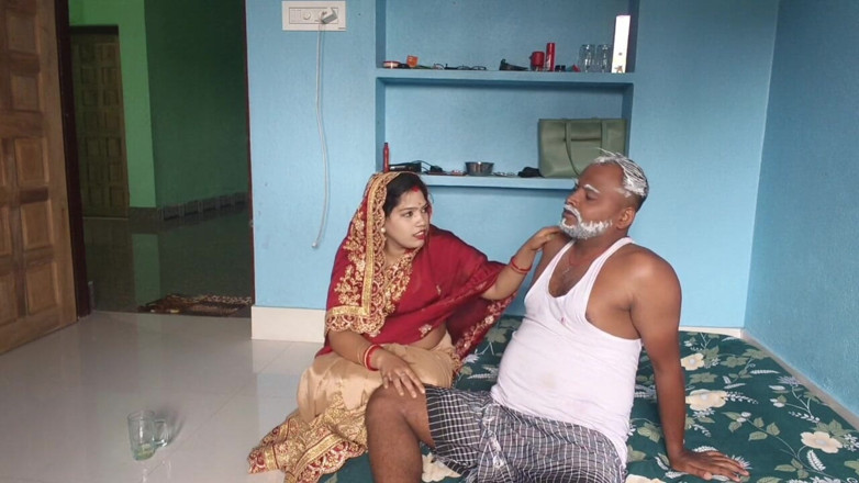 Sona bhabhi: Old Man Affair with Stepdaughter-in-law, When His Stepson Was Not...