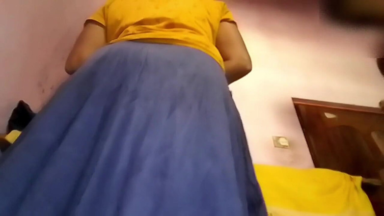 Janua294: Poté, co dává potěšení dámě v ústech, stojí a tvrdě, nové...