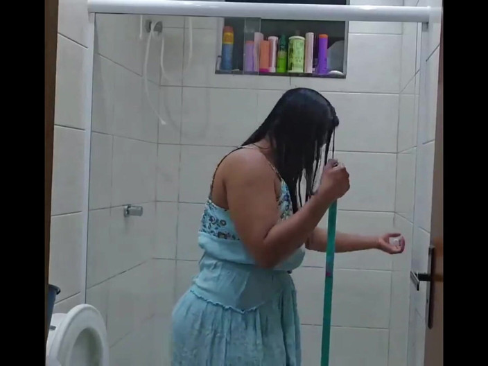 Poppa's Sweet Summer Butter Ball: पापा ने मुझे देखने के दौरान बाथरूम साफ किया