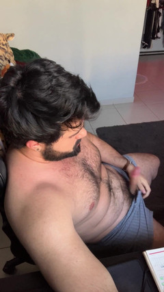 vincentandvitor: Vincent si hladí svého velkého ptáka, dokud nevybuchne sexy tlustá...
