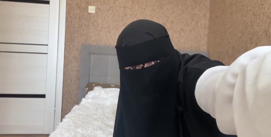 Lux Eva: Arab MILF in Sheer Pantyhose Masturbates Pussy