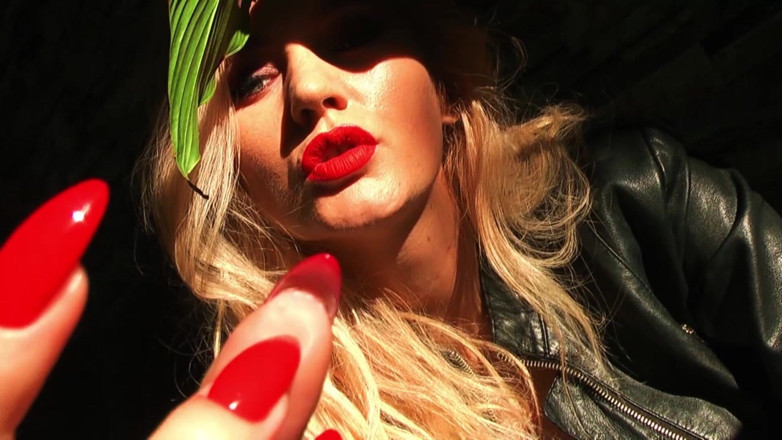 Goddess Celine: Di3 for Pussy