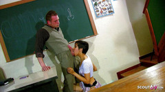 Full porn collection: Hubená latinskoamerická vysokoškolská teenagerka Jasmine ošukaná do zadku během doučování