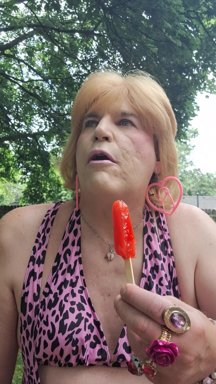 Victoria Lecherri: Outside Popsicle!