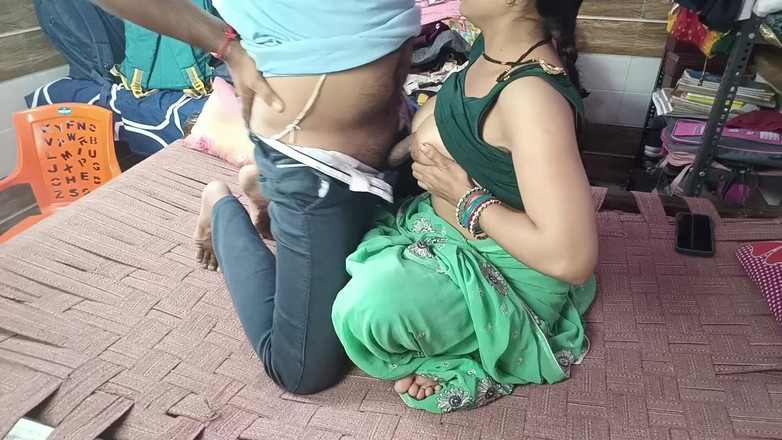 Pyaripooja22: 德瓦尔嫂子性爱