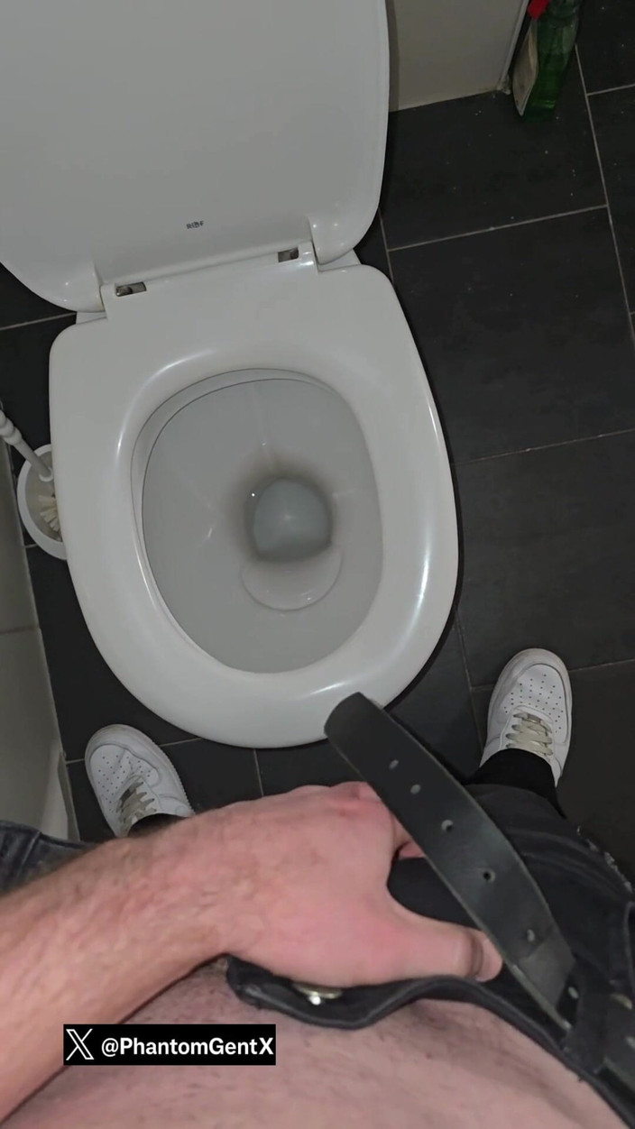 PhantomGentX: Zamaskowany Hunk Phantomgentx Strokes Gruby kutas z prowokacyjnym brudnym rozmową
