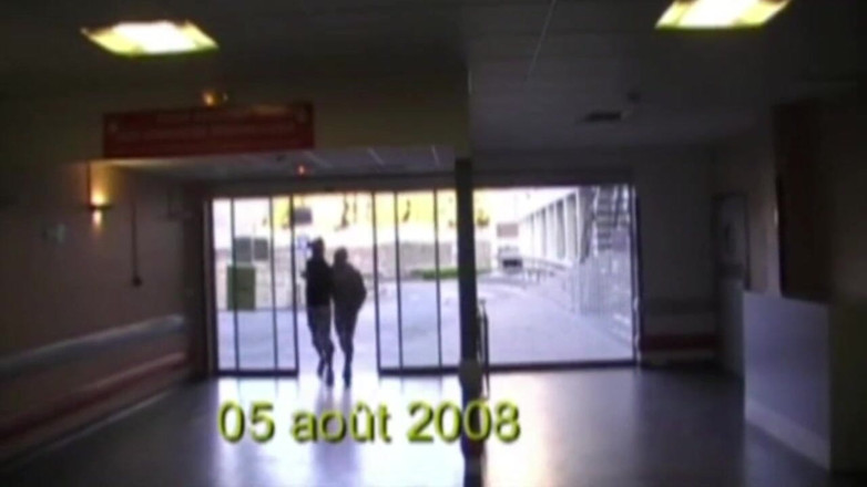 Gaybareback: Homo geneukt in de bar