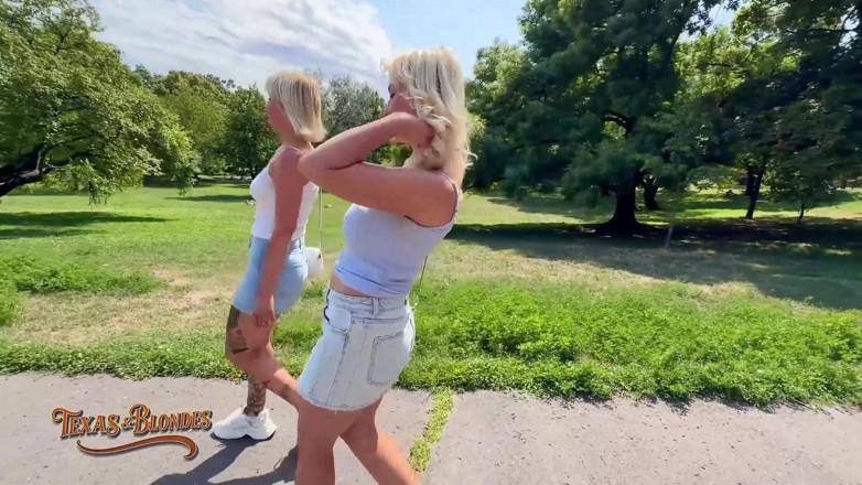 Texas and blondes: M. Texas se fait sucer dans un parc avant un...