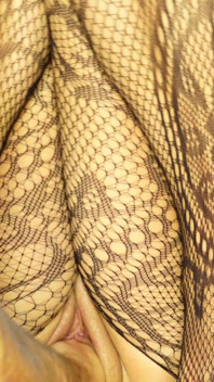 Fisting Squirting În Cinci Inele Vibrante Amator MILF Bizarre Bodystocking