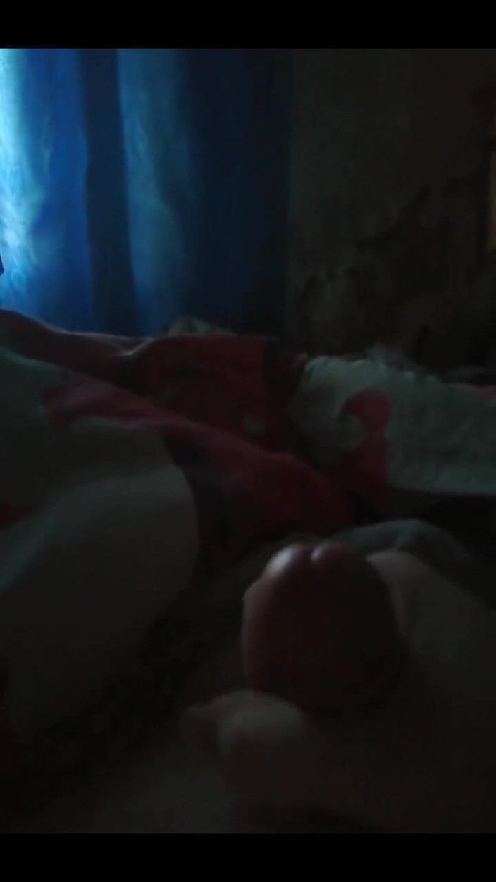 femnickboy: 撸管并射精