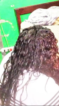 Ibu tiriku dengan pantat bahenol lagi asik nyepong kontolku
