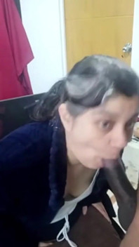 De man met een grote penis, grote zwarte lul, neukt me zonder genade op camera