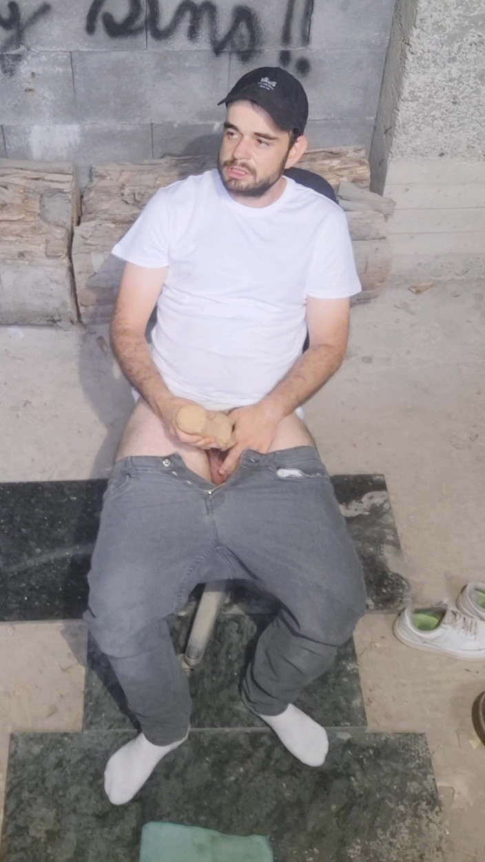jerkofflover: Terk edilmiş bir binadaki yeni standım