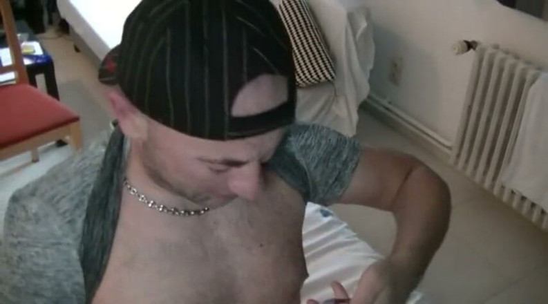 Gaybareback: Jess Royan neuken zonder condoom en creampie Romeo Alonzo