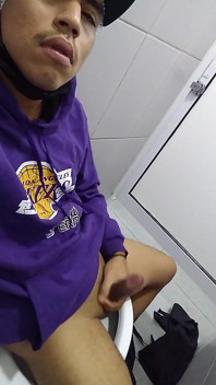 Alguns puxões em banheiros públicos