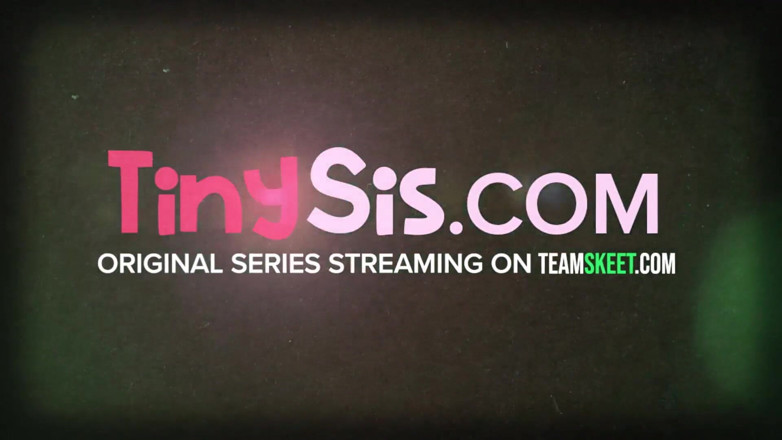Team Skeet: TeamSkeet - Sexy slut Emily Austin knew how to properly lick...