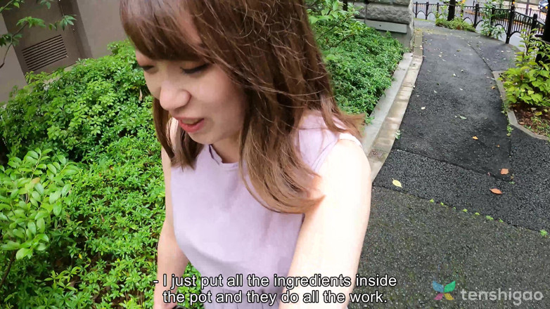 Tenshigao: 涼宮コトリは、今日訪ねてきたセクシーな東京バーガールです