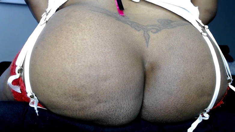 Maeling: Bimbo Neighbor Thigh Stifling and Ass Stomping