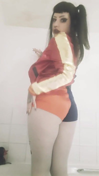 Mijando em Harley Quinn Cosplay!