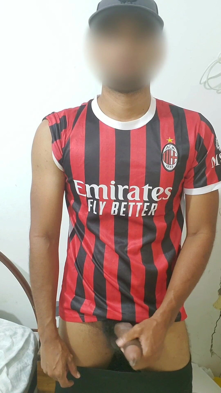 Charlieburrito: Латинский мужчина